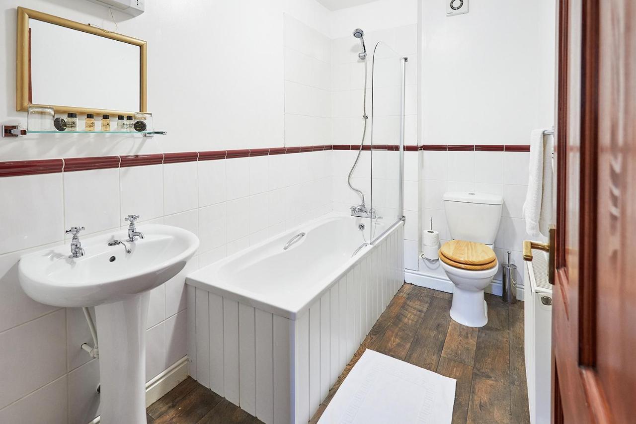 The Bateman Arms At Shobdon Hotel Buitenkant foto
